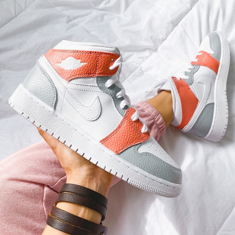 Nike custom air jordan 1 sneakers - Picture 4 of 5